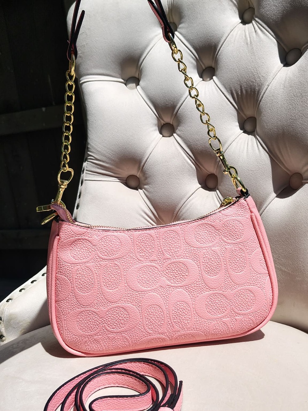Luxury Pink Embossed Leather Shoulder Bag with Gold Chain - Picture 3 of 5
